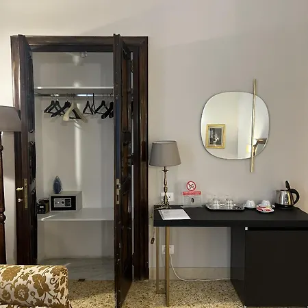 Dimora Donna Elena Couette-café 4*