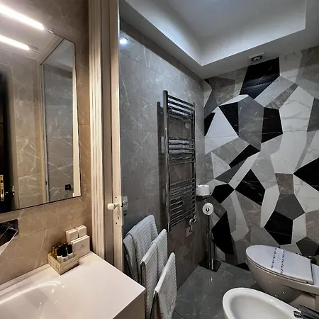 Dimora Donna Elena Naples