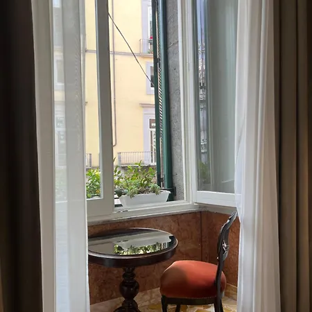 Dimora Donna Elena לינה וארוחת בוקר 4*