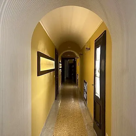 Dimora Donna Elena Panzió 4*