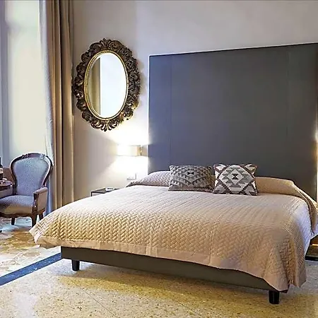 Dimora Donna Elena 4* Nápoly