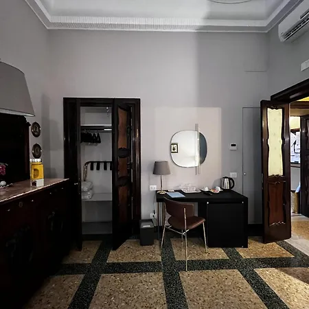 Dimora Donna Elena Bed & Breakfast Napels