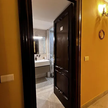 Dimora Donna Elena Bed & Breakfast